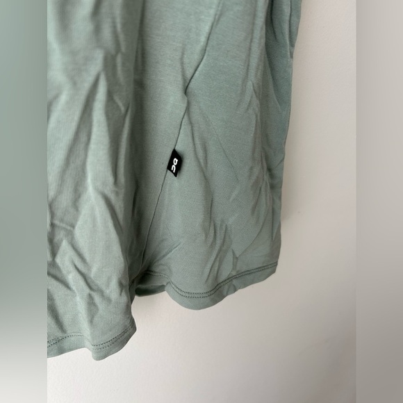 On running ACTIVE-T BREATHE sage green tshirt - Picture 2 of 9